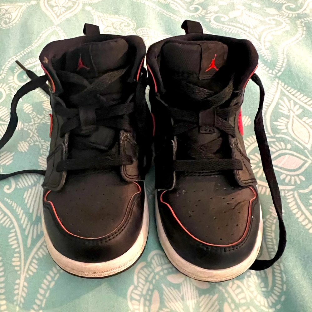 Nike high top sneakers toddler size 8T